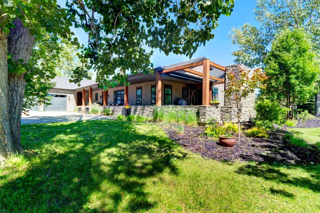 566 Pine Creek Ridge Heritage Pointe AB T1S 3V9