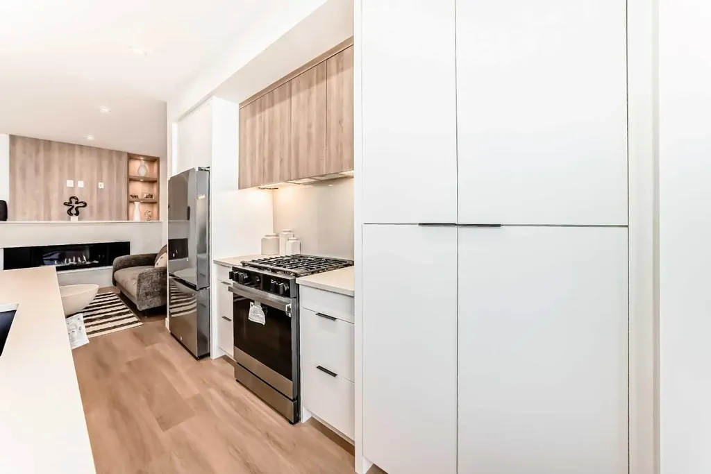 1607 37 Avenue SW Calgary AB T2T2h2