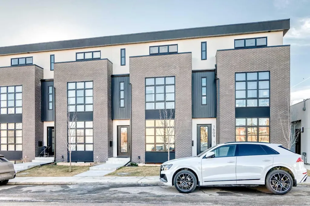 1607 37 Avenue SW Calgary AB T2T2h2