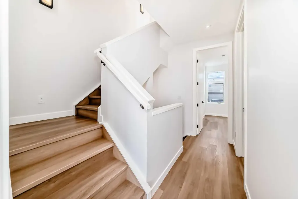 1607 37 Avenue SW Calgary AB T2T2h2