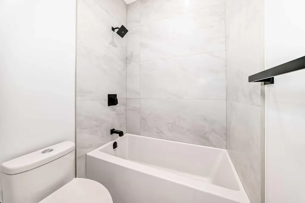 1607 37 Avenue SW Calgary AB T2T2h2