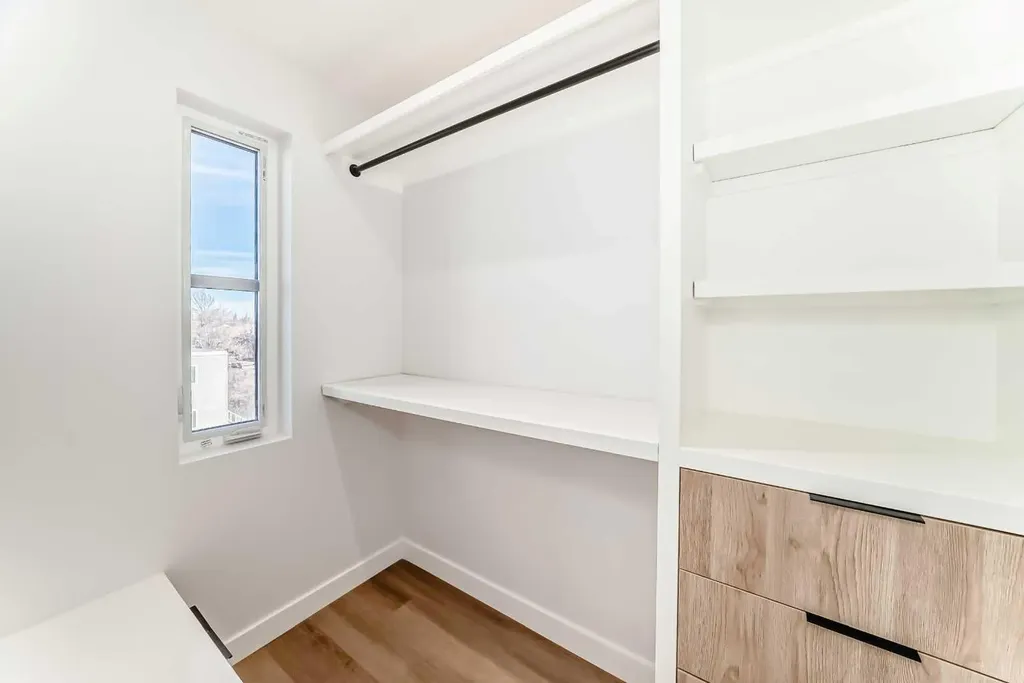 1607 37 Avenue SW Calgary AB T2T2h2
