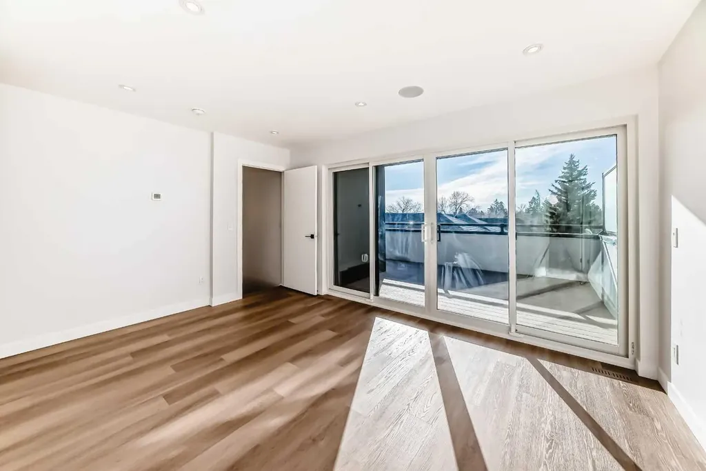 1607 37 Avenue SW Calgary AB T2T2h2