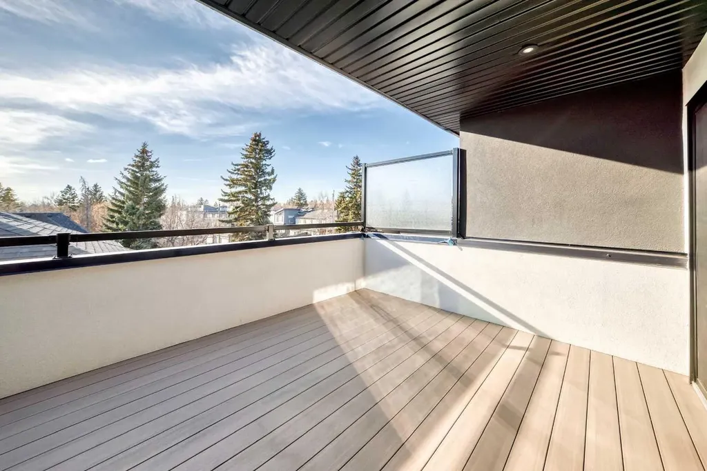 1607 37 Avenue SW Calgary AB T2T2h2