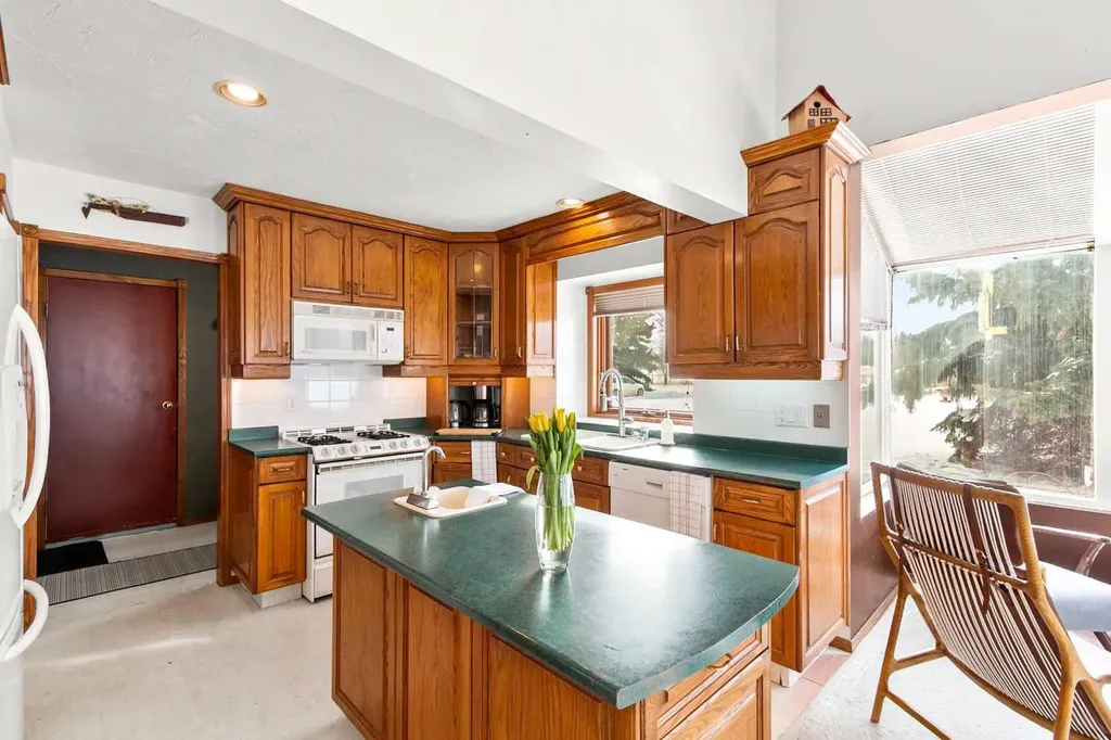 31144 Range Road 20 Rural Mountain View County AB T0M 0W0