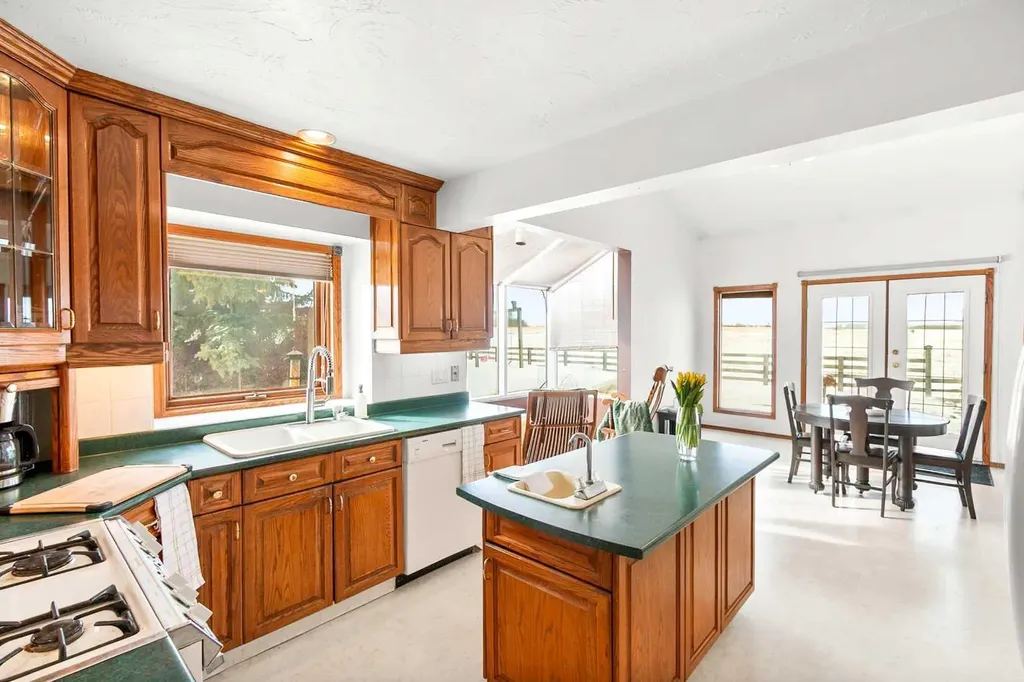 31144 Range Road 20 Rural Mountain View County AB T0M 0W0
