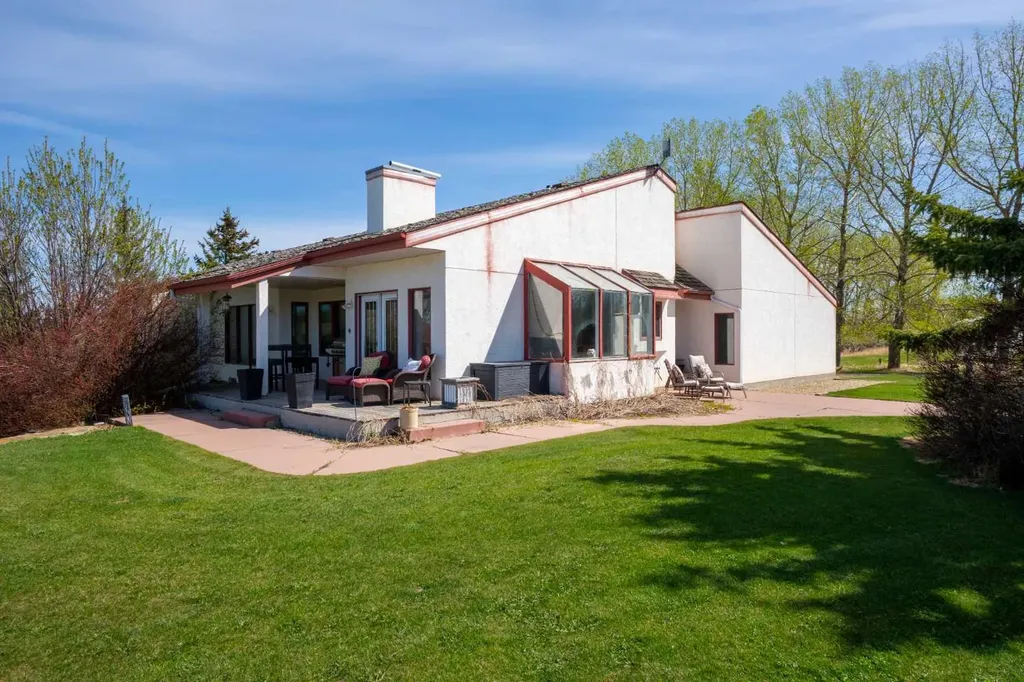 31144 Range Road 20 Rural Mountain View County AB T0M 0W0