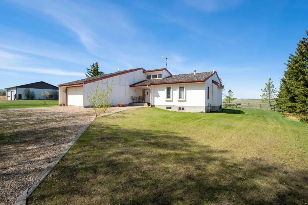 31144 Range Road 20 Rural Mountain View County AB T0M 0W0