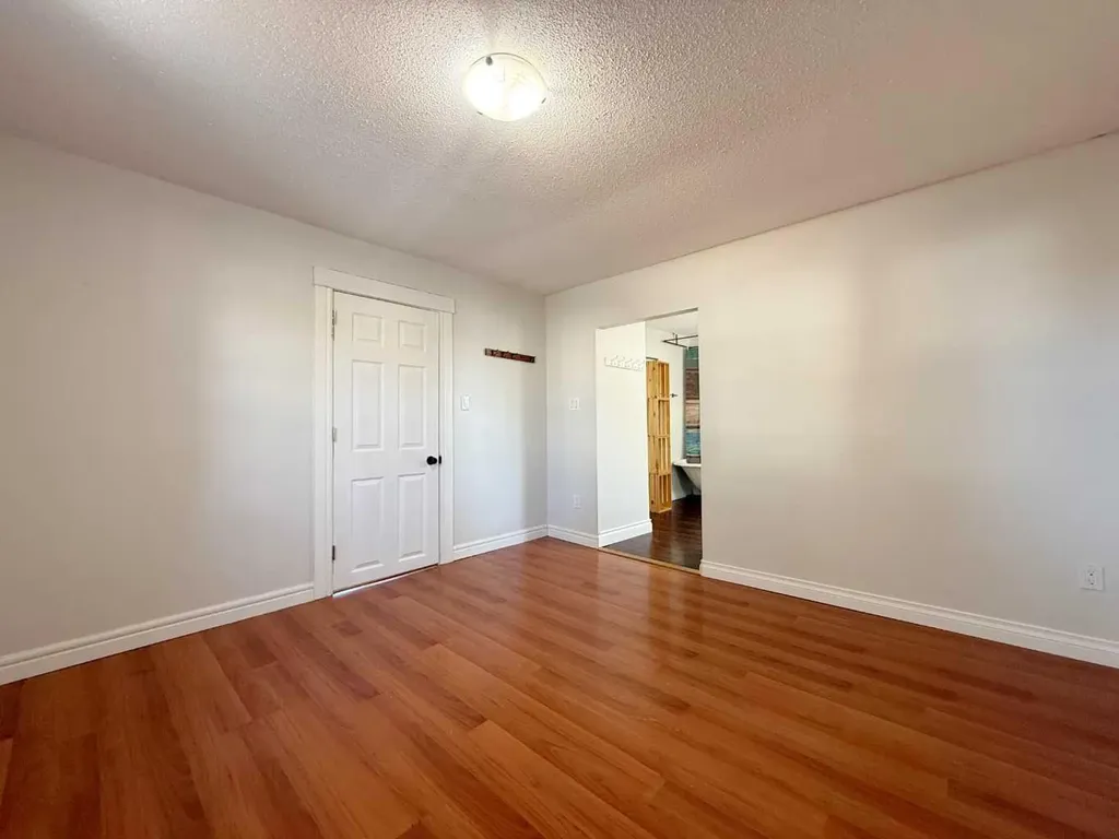 1045 17 Avenue Wainwright AB T9W1K3