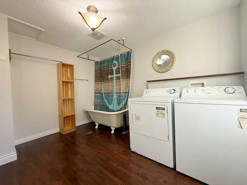 1045 17 Avenue Wainwright AB T9W1K3