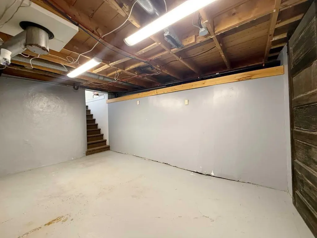 1045 17 Avenue Wainwright AB T9W1K3