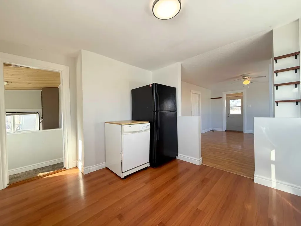 1045 17 Avenue Wainwright AB T9W1K3