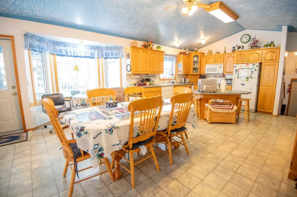 10218 102 Avenue La Crete AB T0H 2H0