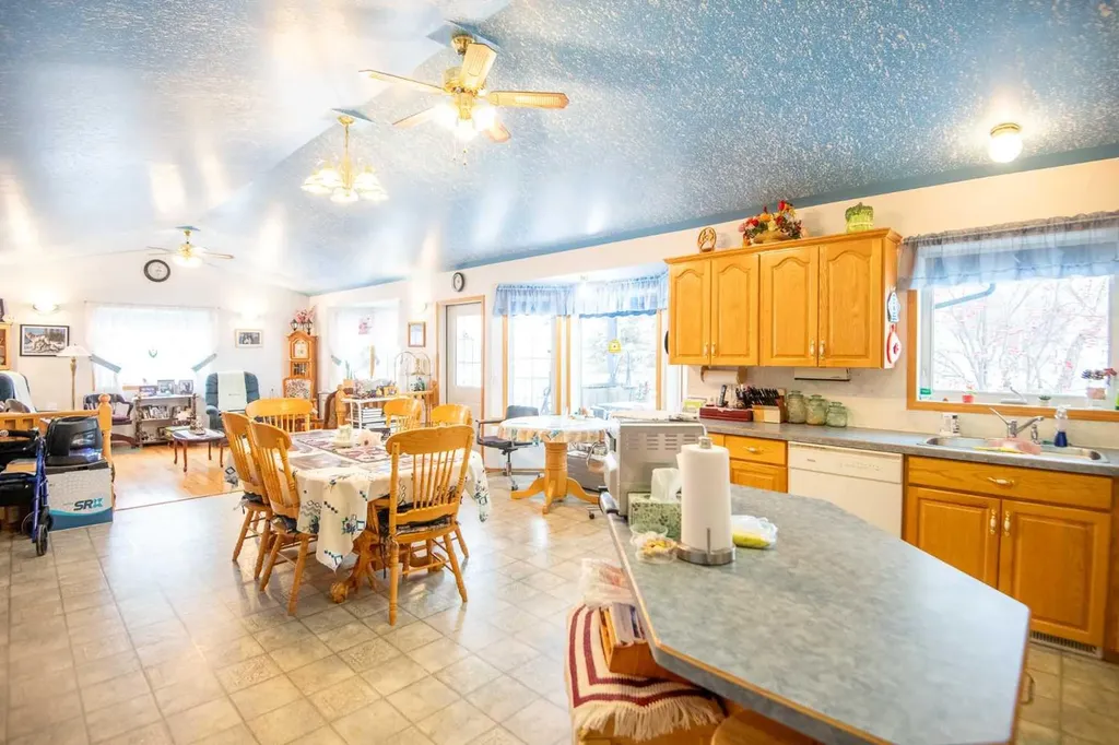 10218 102 Avenue La Crete AB T0H 2H0