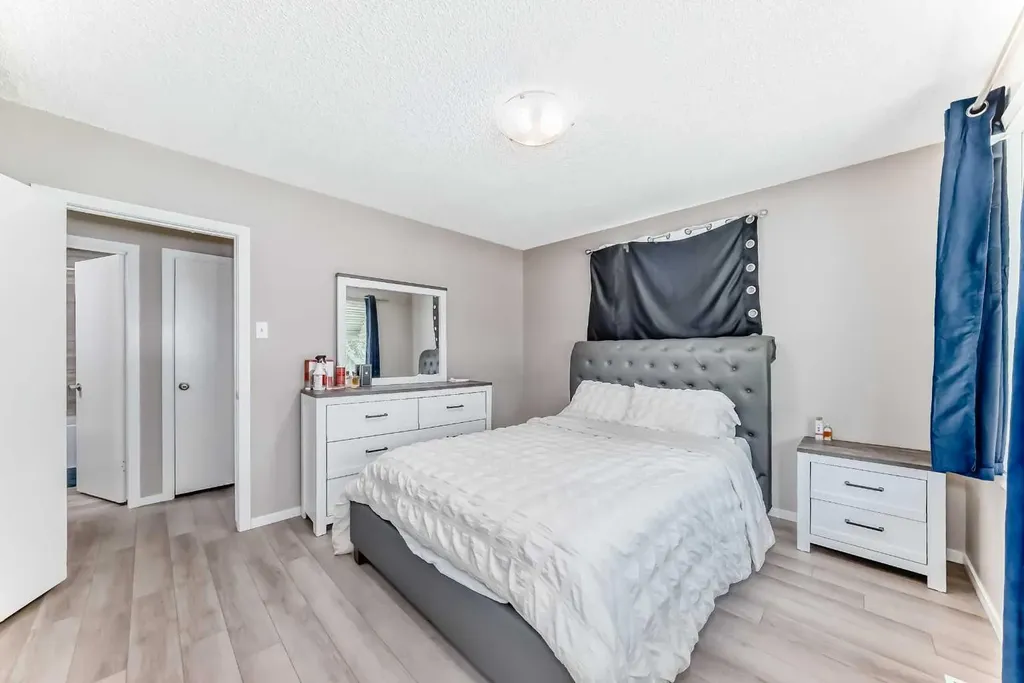 627 Fortalice Crescent SE Calgary AB T2A2C8