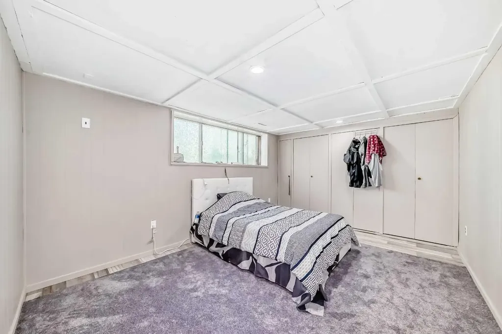 627 Fortalice Crescent SE Calgary AB T2A2C8