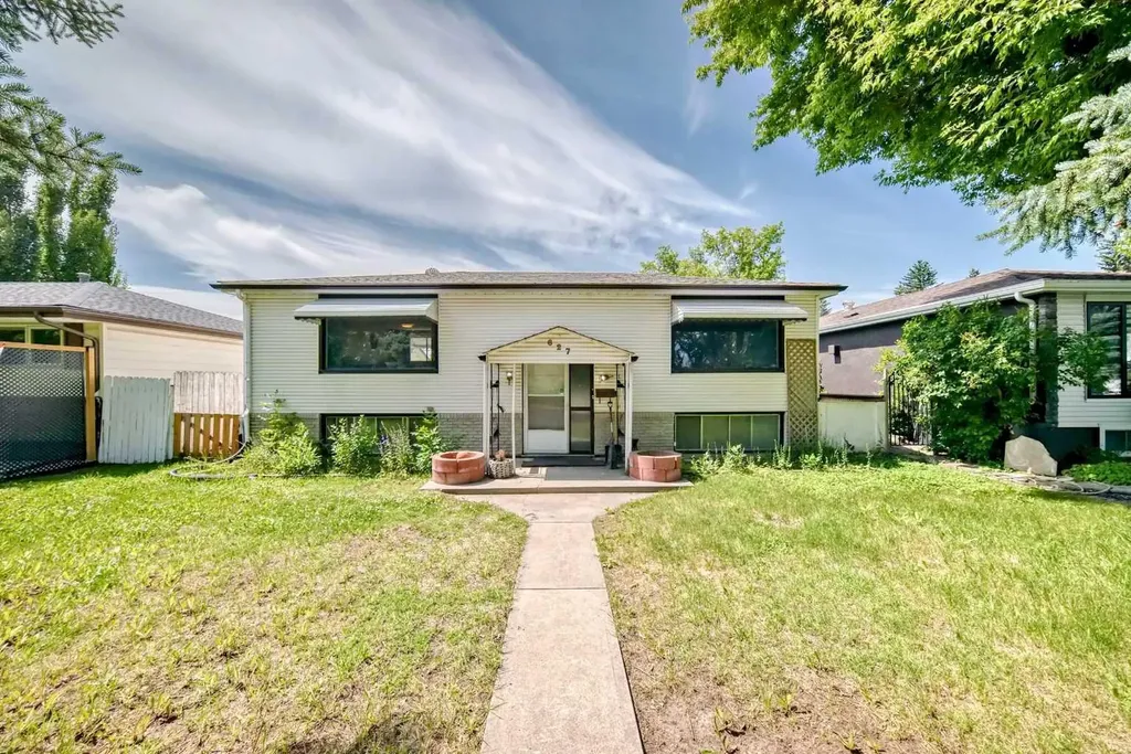 627 Fortalice Crescent SE Calgary AB T2A2C8