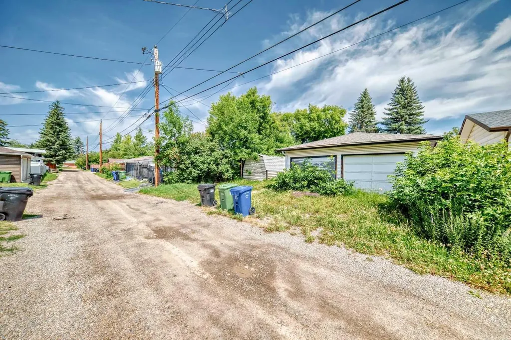 627 Fortalice Crescent SE Calgary AB T2A2C8