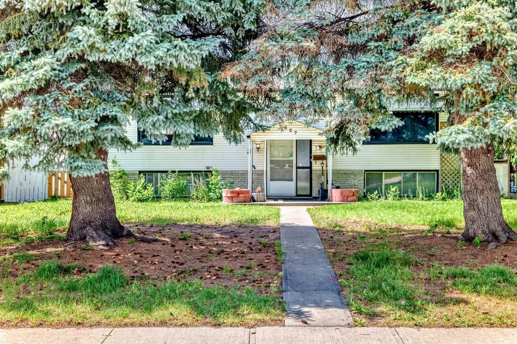627 Fortalice Crescent SE Calgary AB T2A2C8