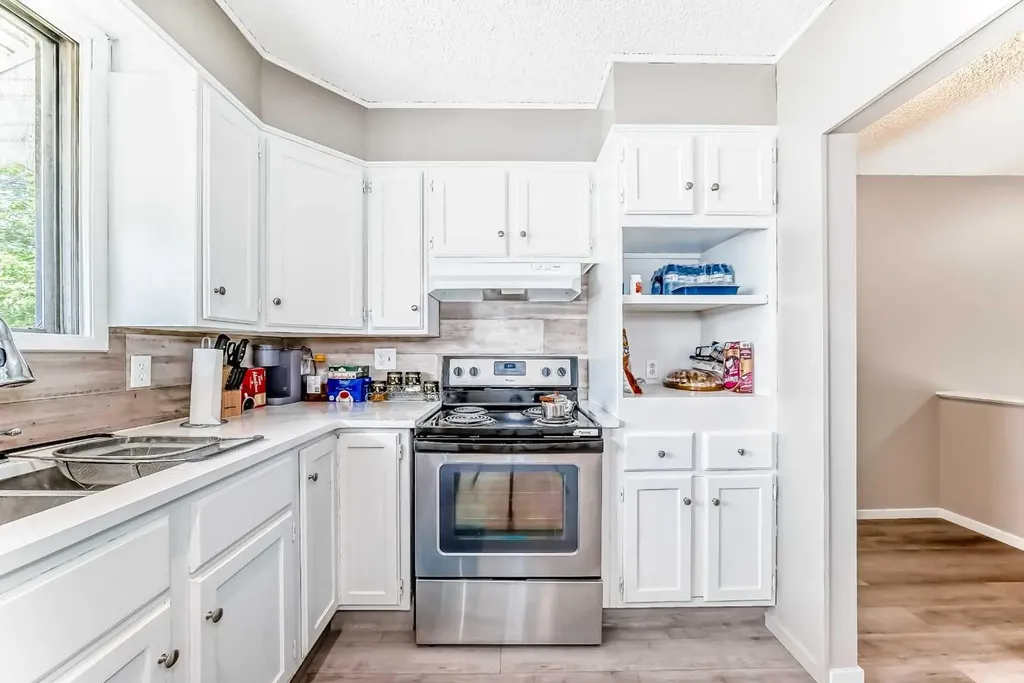 627 Fortalice Crescent SE Calgary AB T2A2C8