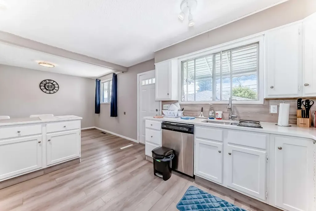 627 Fortalice Crescent SE Calgary AB T2A2C8