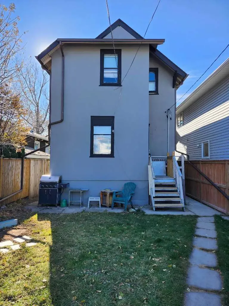 522 21 Avenue NW Calgary AB T2S 0H1