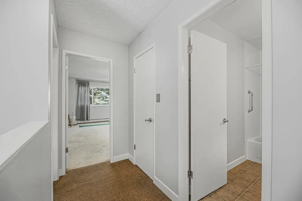 3130 66 Avenue SW Calgary AB T3E 5K8