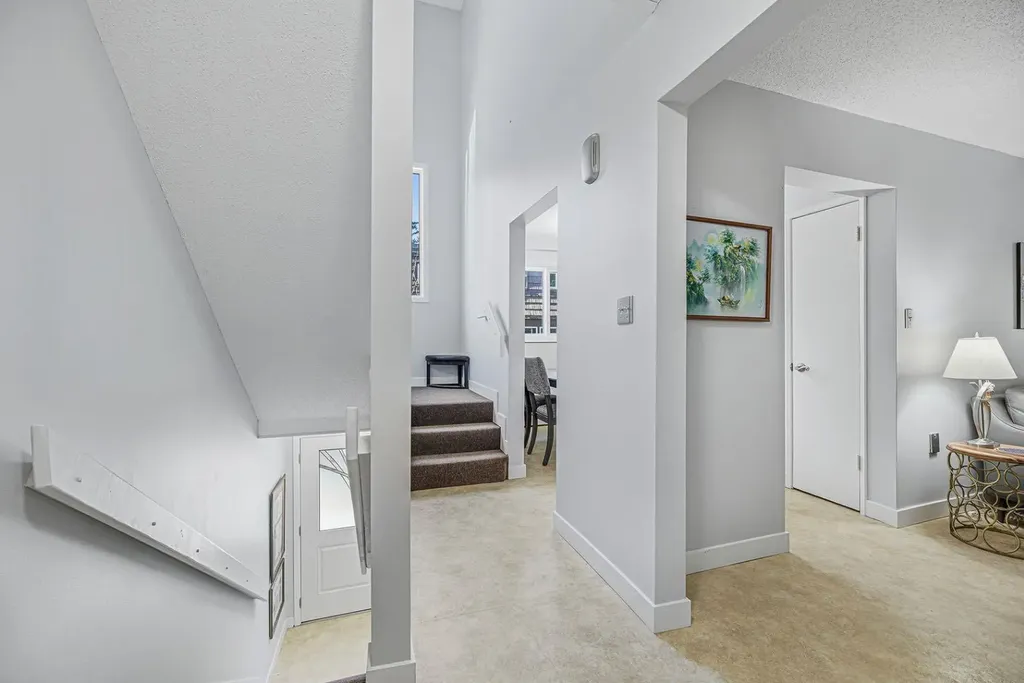 3130 66 Avenue SW Calgary AB T3E 5K8