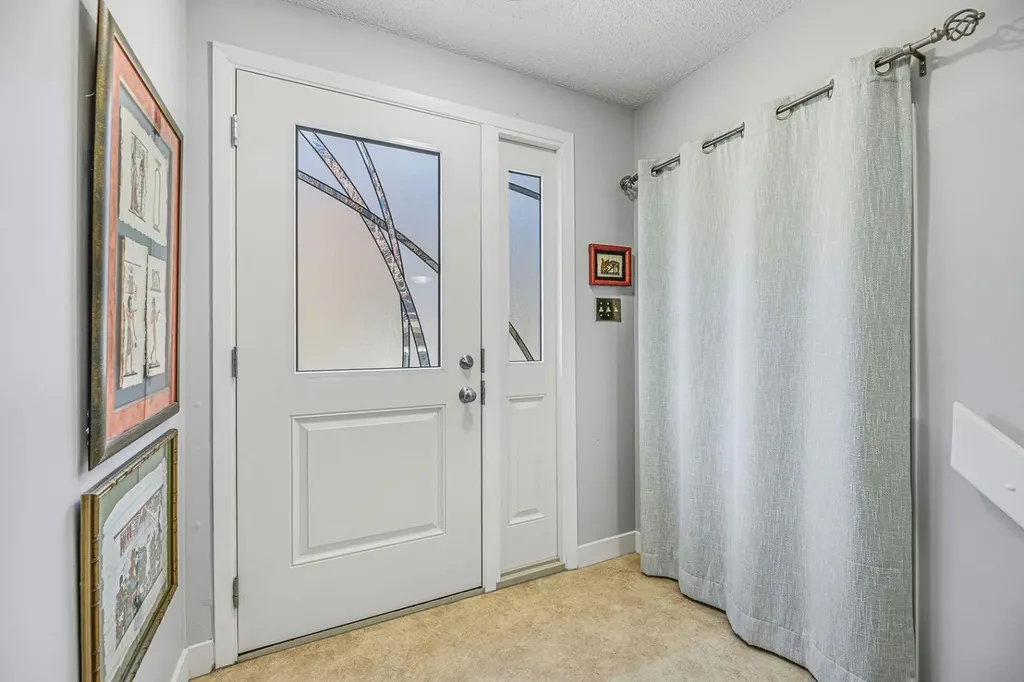 3130 66 Avenue SW Calgary AB T3E 5K8