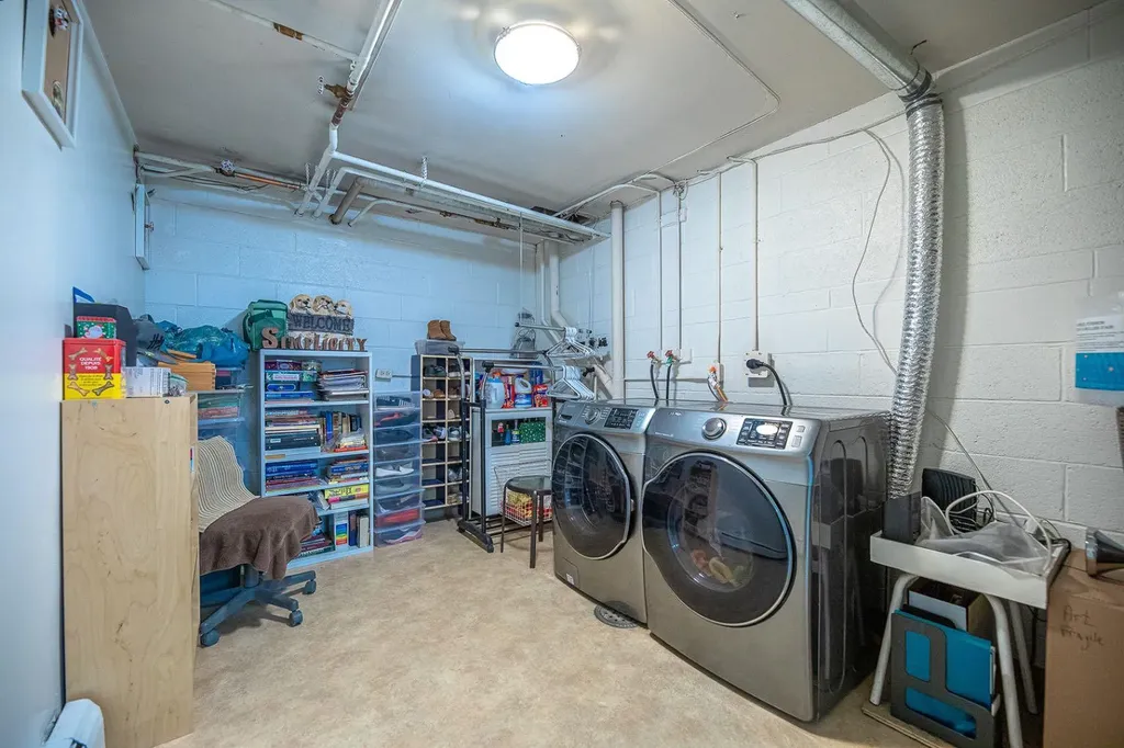 3130 66 Avenue SW Calgary AB T3E 5K8