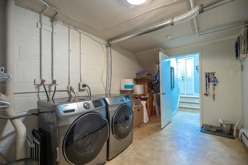 3130 66 Avenue SW Calgary AB T3E 5K8