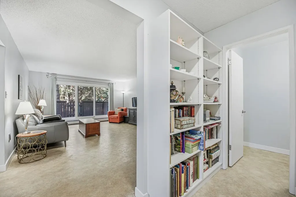 3130 66 Avenue SW Calgary AB T3E 5K8