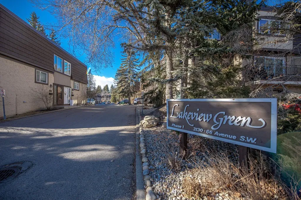 3130 66 Avenue SW Calgary AB T3E 5K8