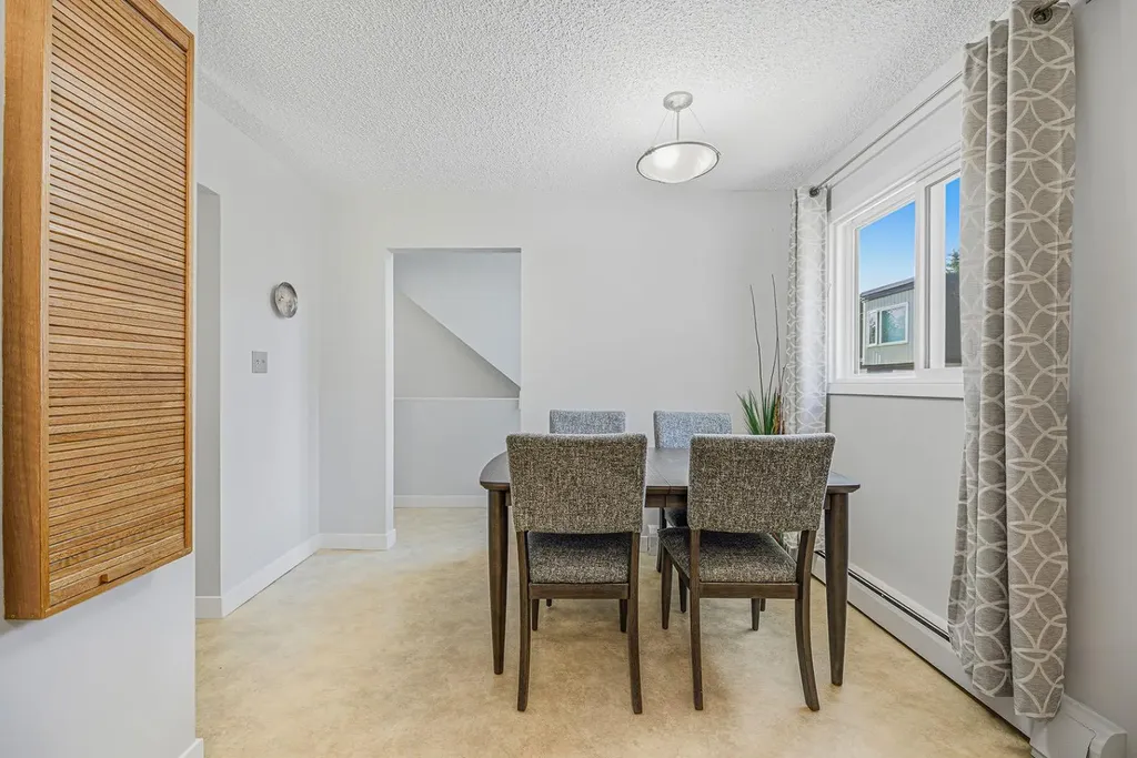 3130 66 Avenue SW Calgary AB T3E 5K8