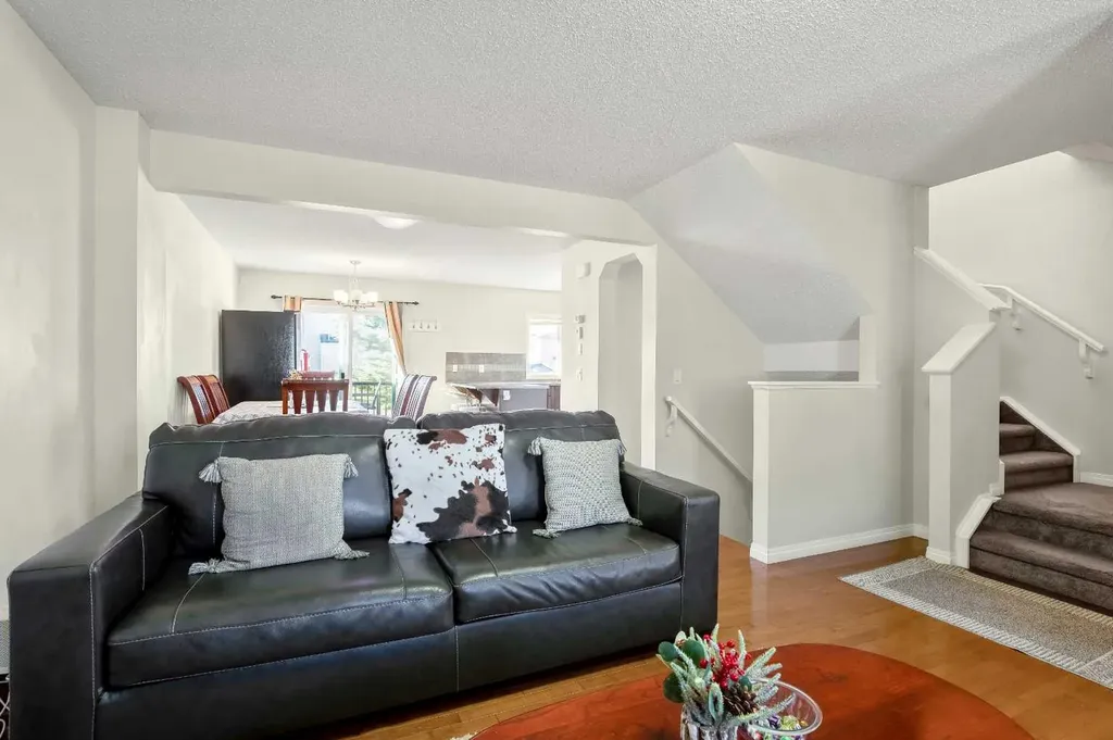 8339 Saddlebrook Drive NE Calgary AB T3J 0P9