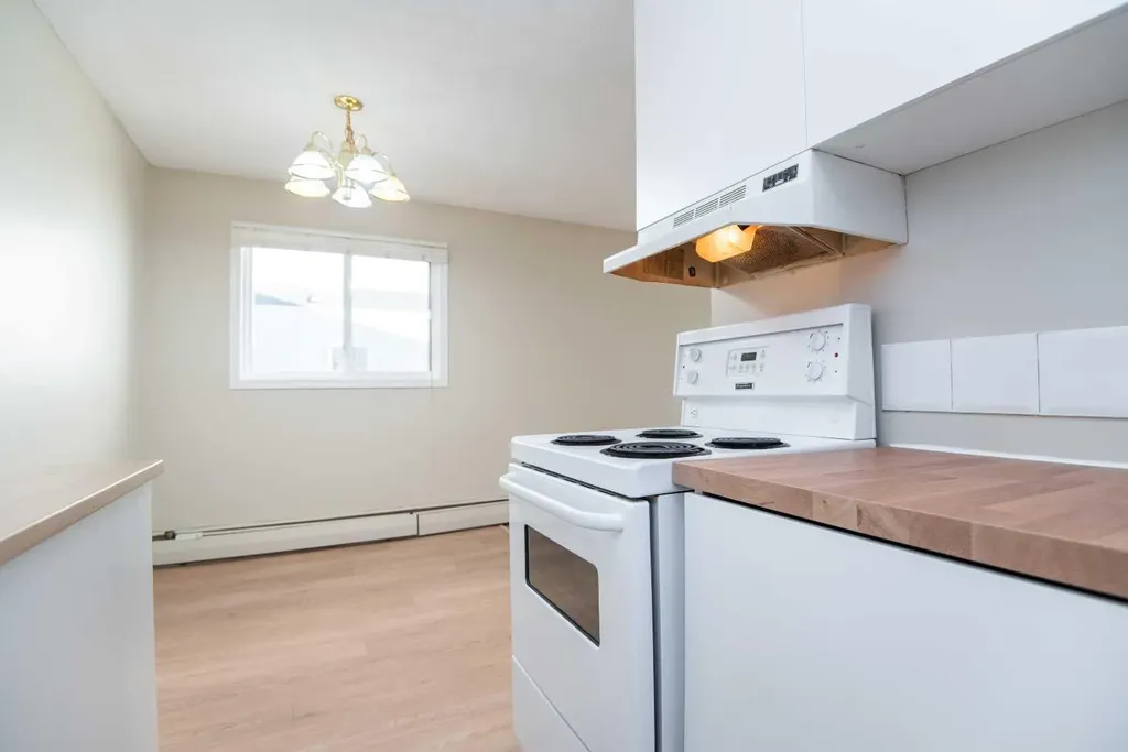 4811 55 Street Red Deer AB T4N 2J2