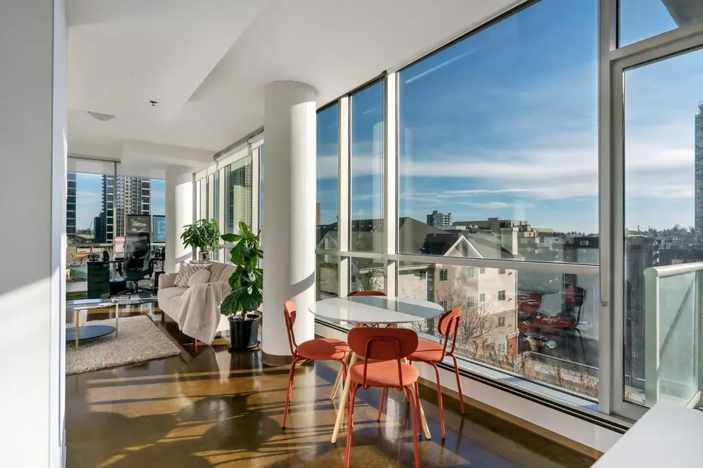 135 13 Avenue SW Calgary AB T2R 0W8