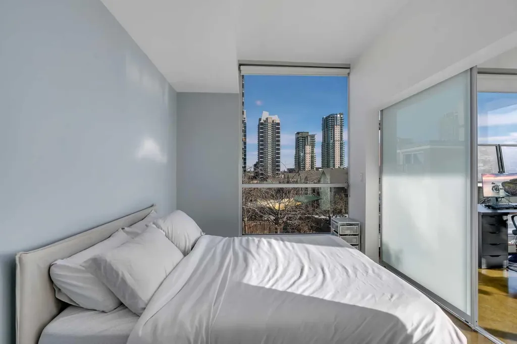135 13 Avenue SW Calgary AB T2R 0W8