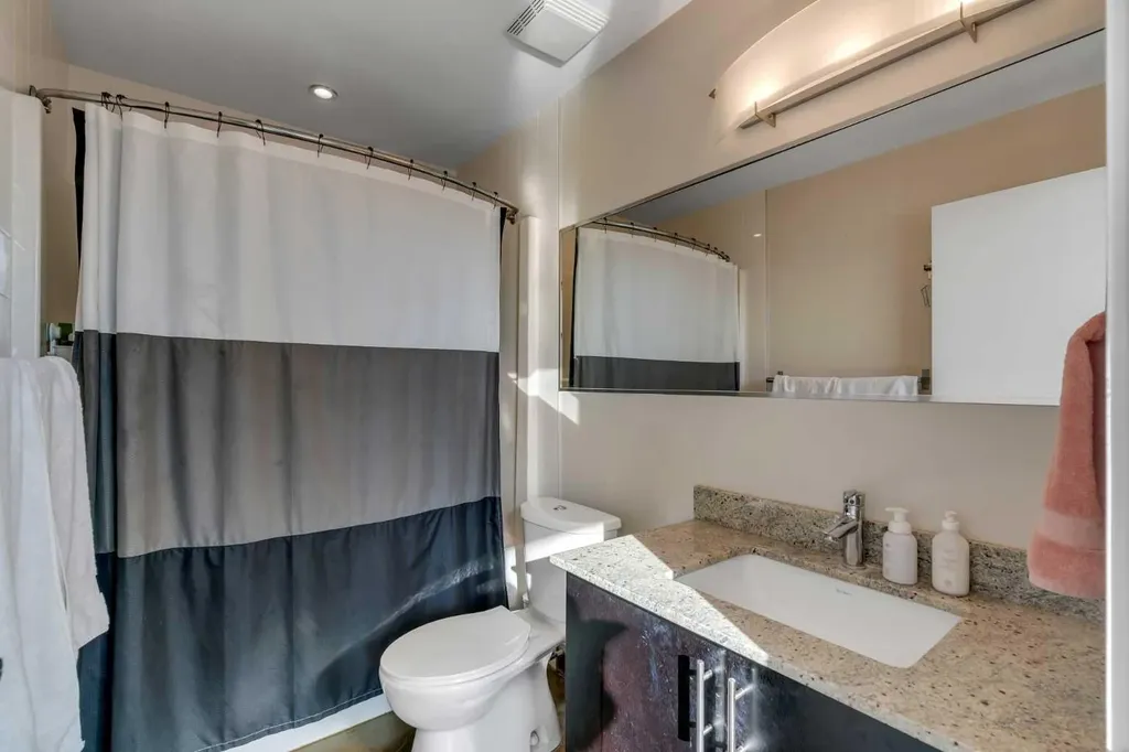 135 13 Avenue SW Calgary AB T2R 0W8