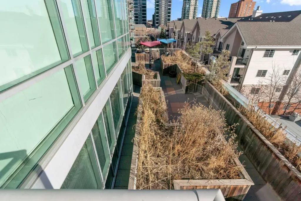 135 13 Avenue SW Calgary AB T2R 0W8