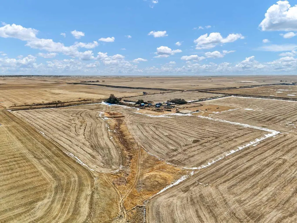 22222 Range Road 20 Bindloss AB T0J0H0