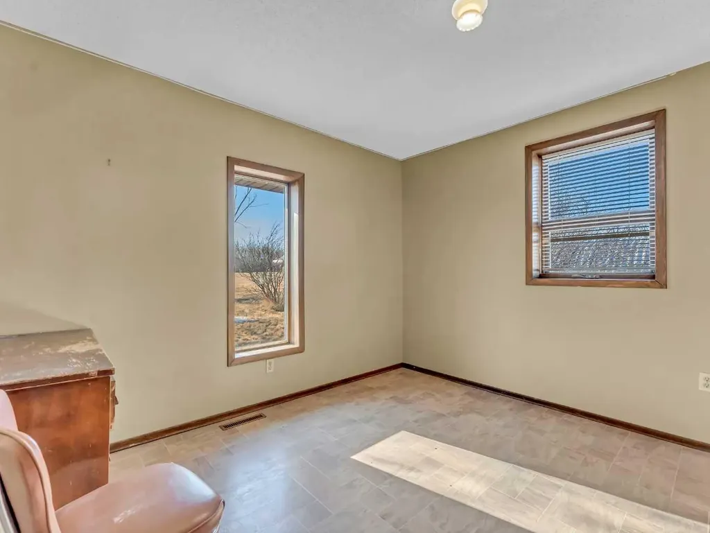 22222 Range Road 20 Bindloss AB T0J0H0