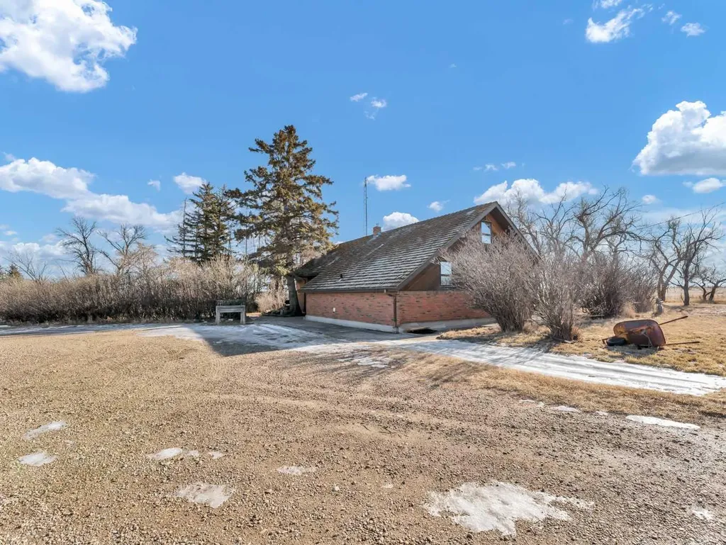 22222 Range Road 20 Bindloss AB T0J0H0