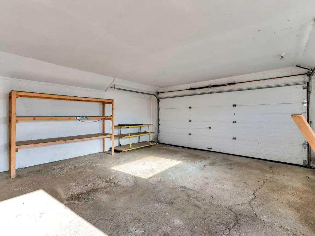 22222 Range Road 20 Bindloss AB T0J0H0