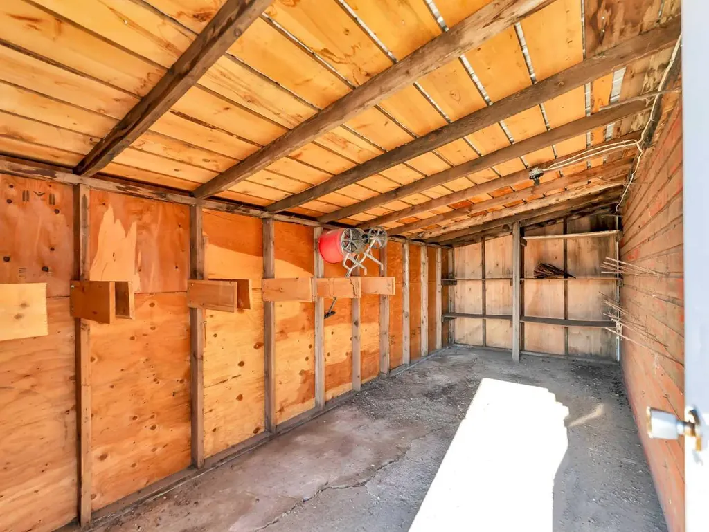 22222 Range Road 20 Bindloss AB T0J0H0