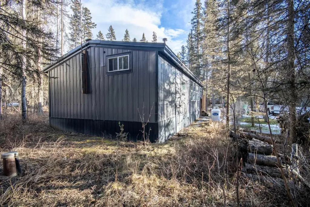5227 Township Road 320 Rural Mountain View County AB T0M 1X0