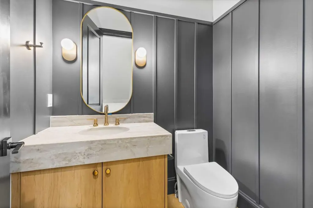 2011 28 Avenue SW Calgary AB T2T 1K4
