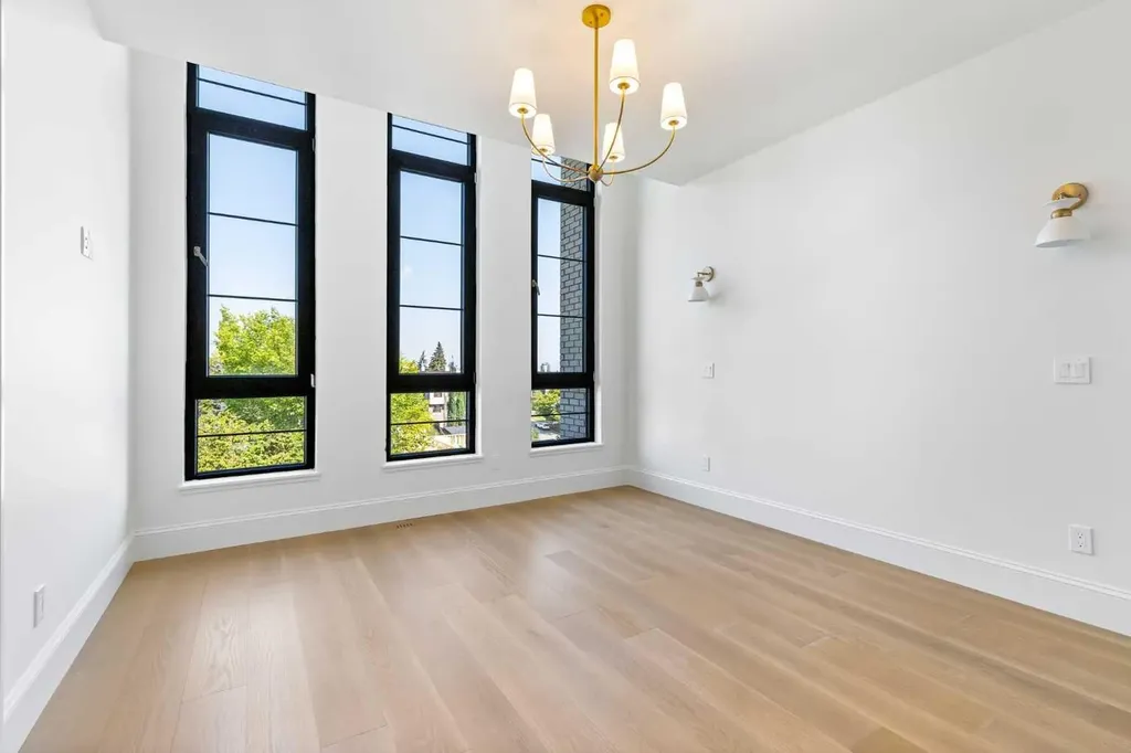 2011 28 Avenue SW Calgary AB T2T 1K4