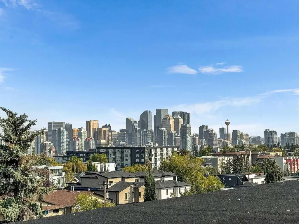 2011 28 Avenue SW Calgary AB T2T 1K4