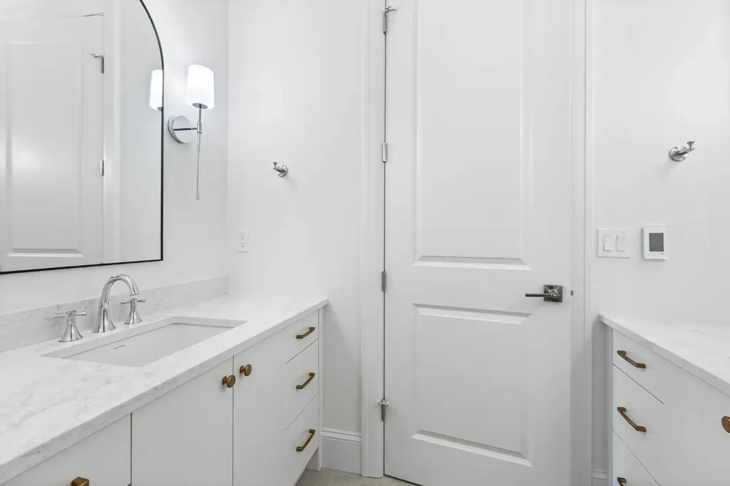 2011 28 Avenue SW Calgary AB T2T 1K4